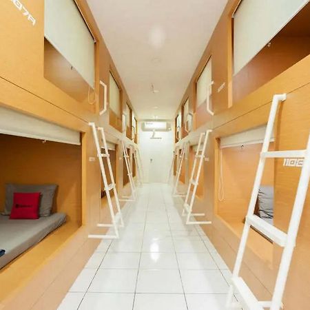 Reddoorz Hostel Near Taman Puring Джакарта Екстериор снимка