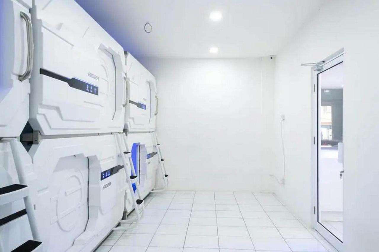 Reddoorz Hostel Near Taman Puring Джакарта Екстериор снимка