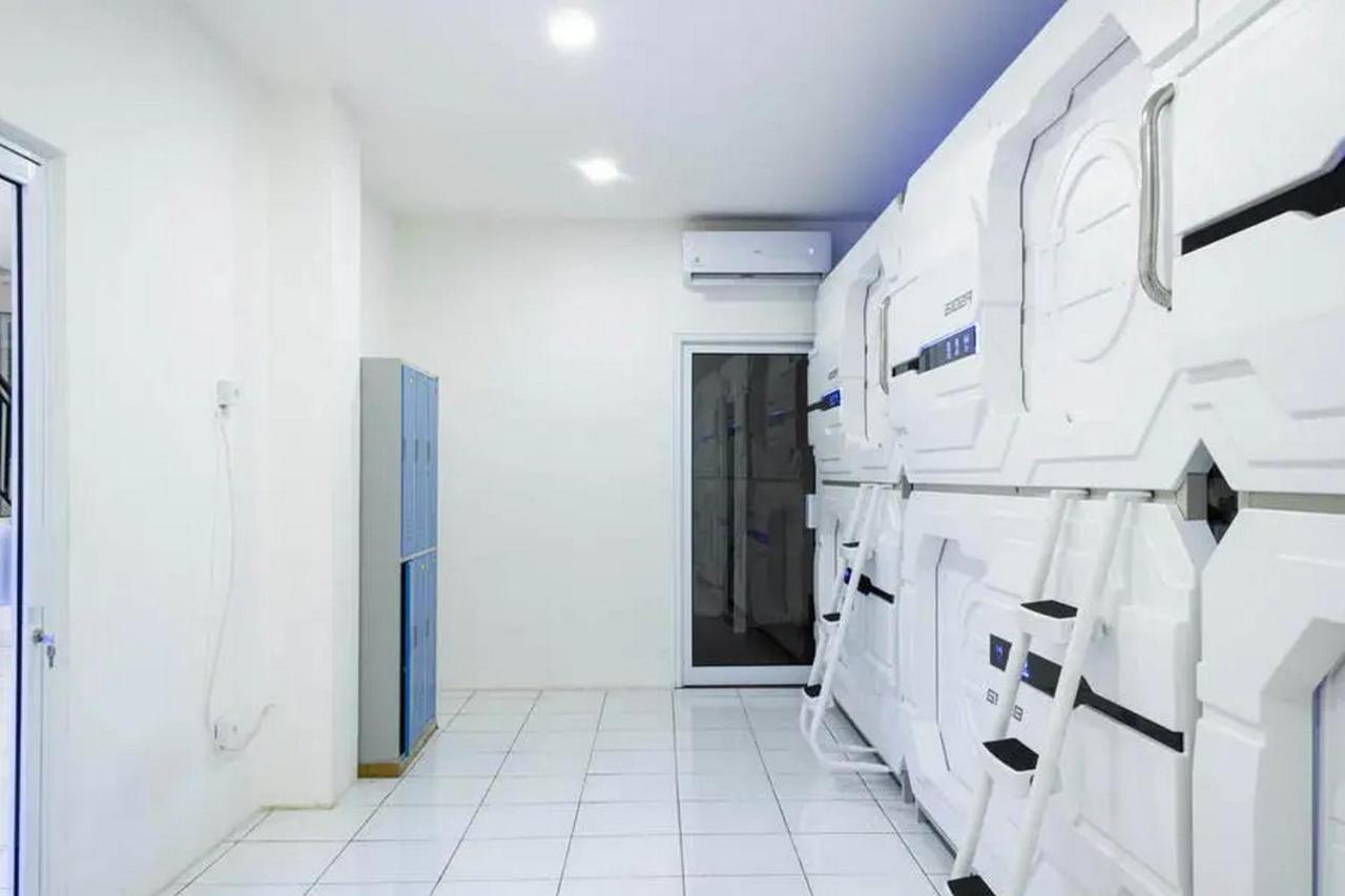 Reddoorz Hostel Near Taman Puring Джакарта Екстериор снимка