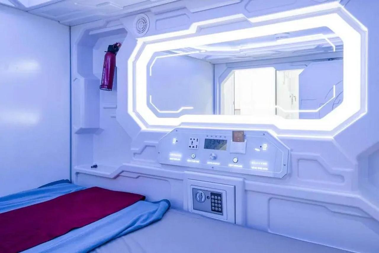 Reddoorz Hostel Near Taman Puring Джакарта Екстериор снимка