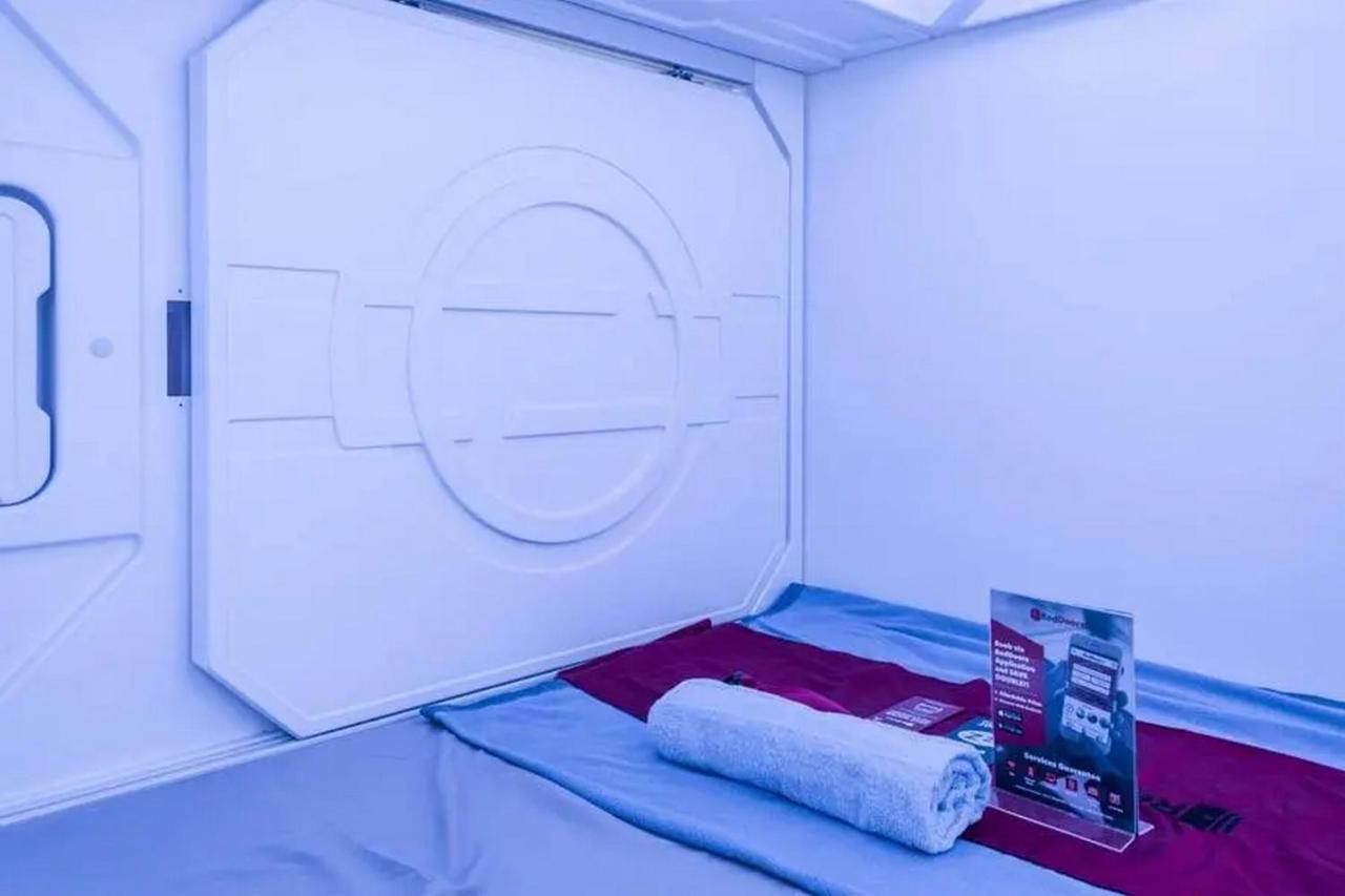 Reddoorz Hostel Near Taman Puring Джакарта Екстериор снимка